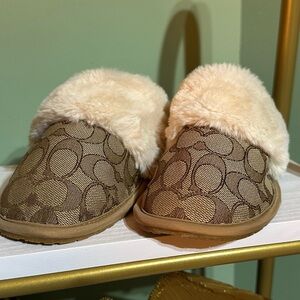 COACH Signature Jacquard Ziva Slipper Size 5B NWOT
